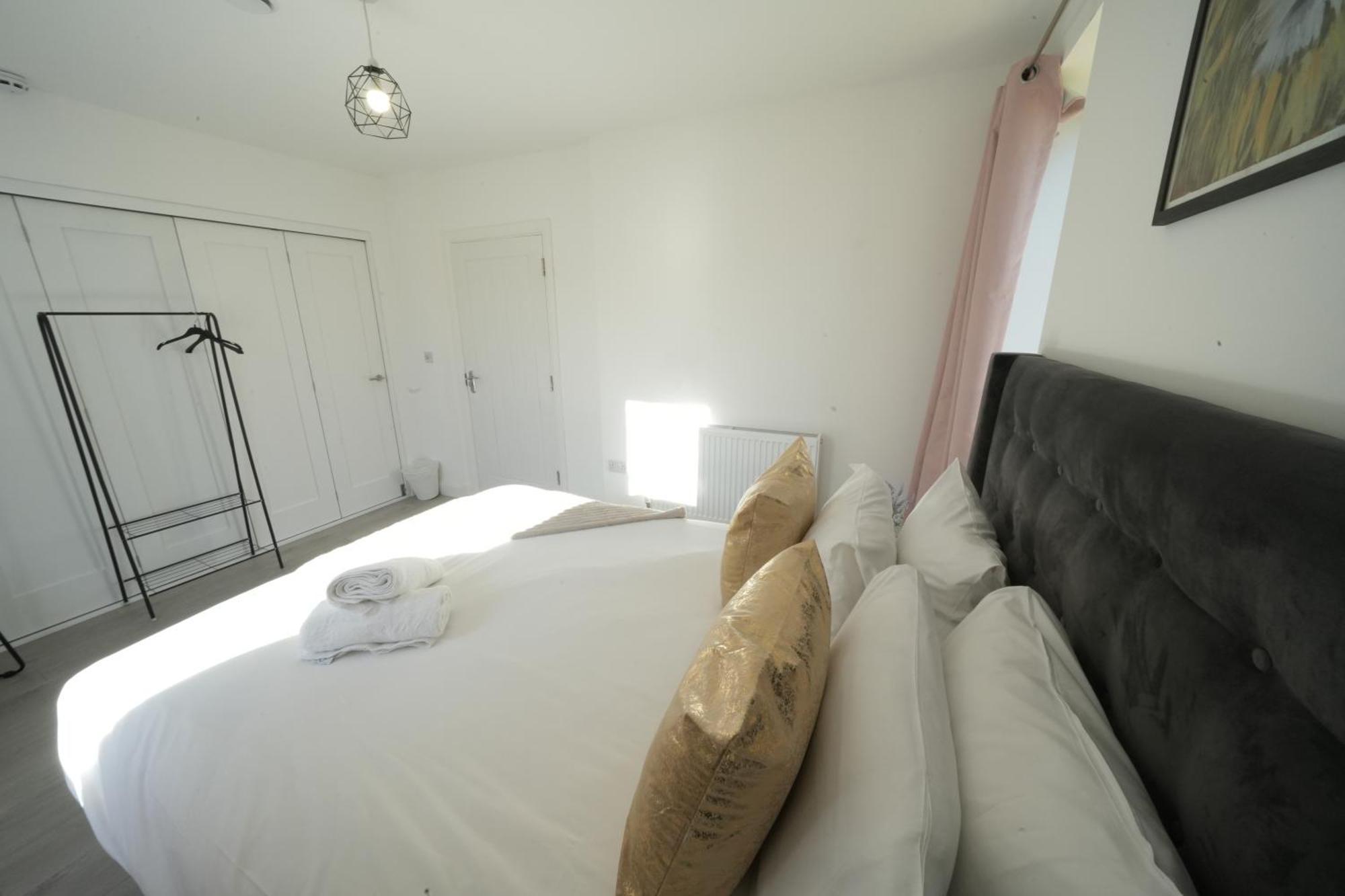 Ealing Broadway Great Stay 7-Minute Walk From The Underground Exterior photo