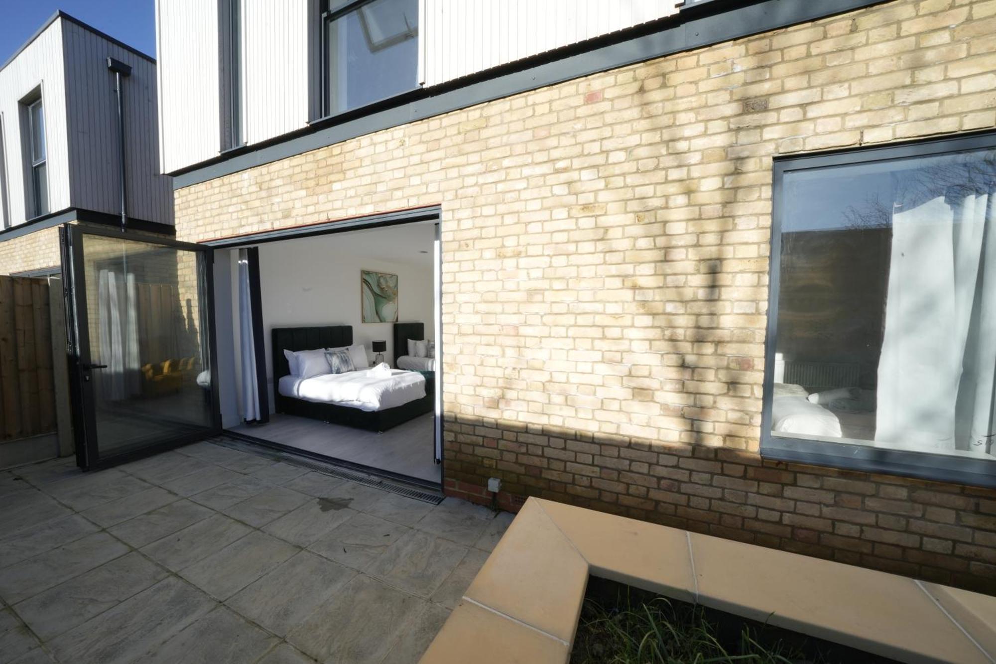 Ealing Broadway Great Stay 7-Minute Walk From The Underground Exterior photo