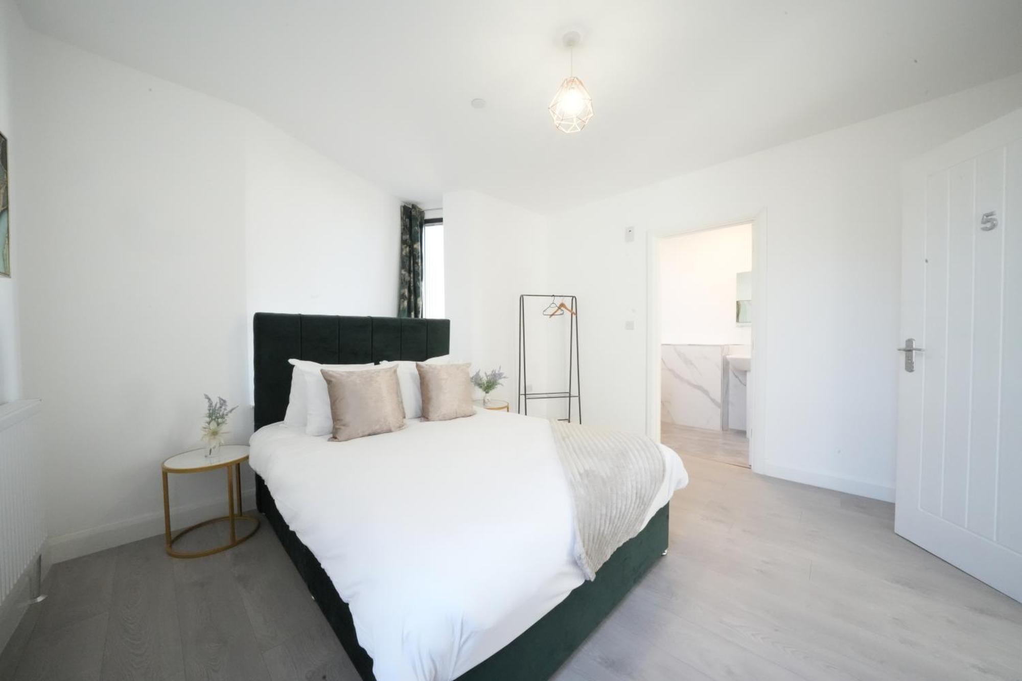Ealing Broadway Great Stay 7-Minute Walk From The Underground Exterior photo